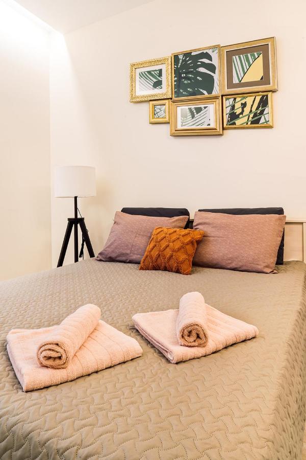 Morrison Apartment/15 Guests/7Bedrooms/Riga Old Town Exterior foto