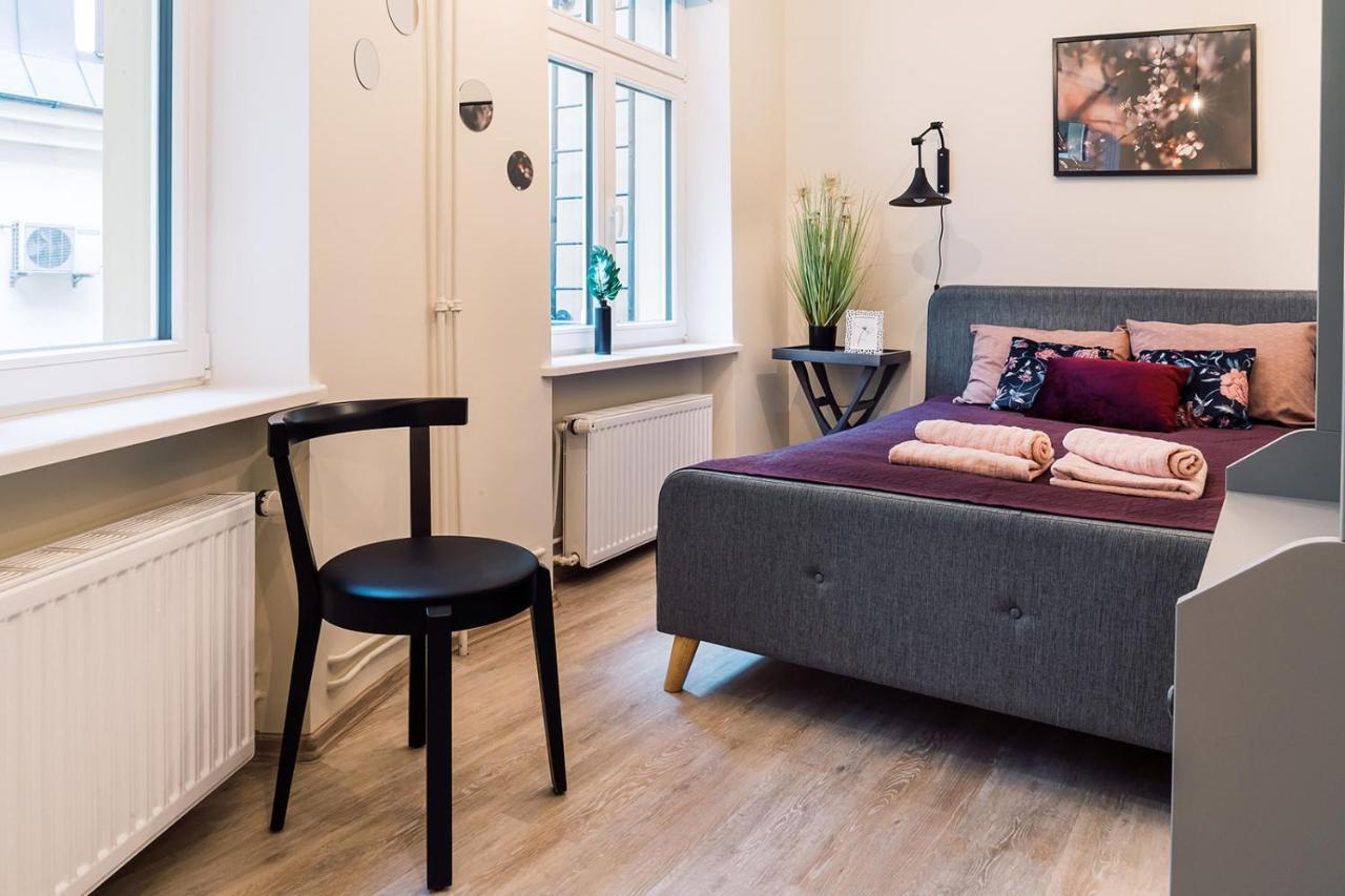 Morrison Apartment/15 Guests/7Bedrooms/Riga Old Town Exterior foto